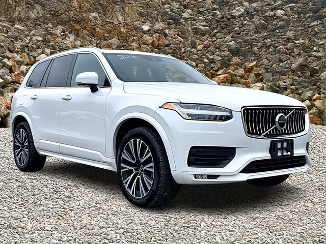 2020 Volvo XC90 T6 Momentum 7-Passenger