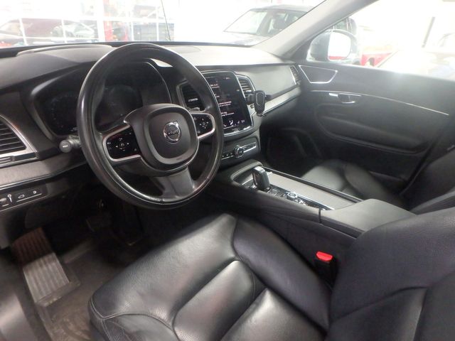 2020 Volvo XC90 T8 eAWD Momentum 7-Passenger