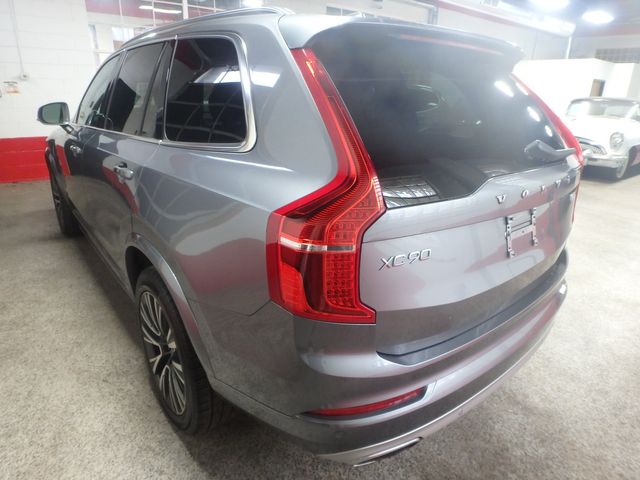 2020 Volvo XC90 T8 eAWD Momentum 7-Passenger