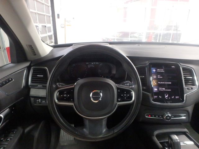 2020 Volvo XC90 T8 eAWD Momentum 7-Passenger