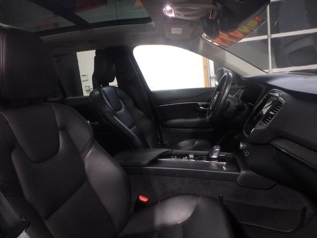 2020 Volvo XC90 T8 eAWD Momentum 7-Passenger