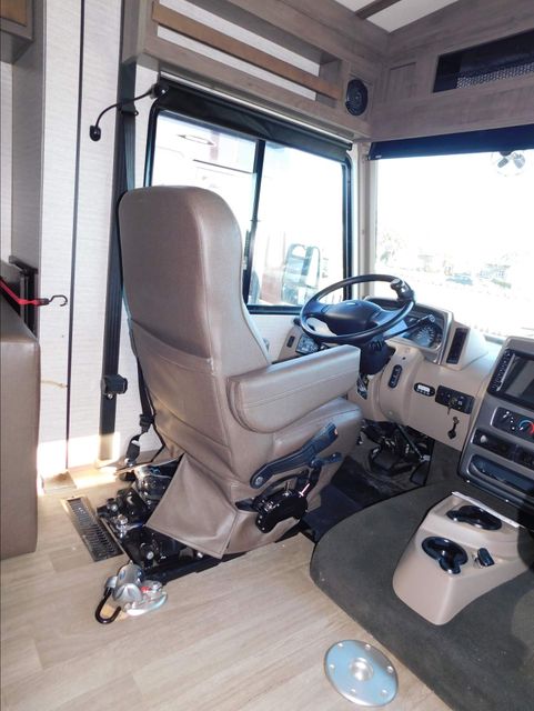 2020 Winnebago Adventurer WFF30T