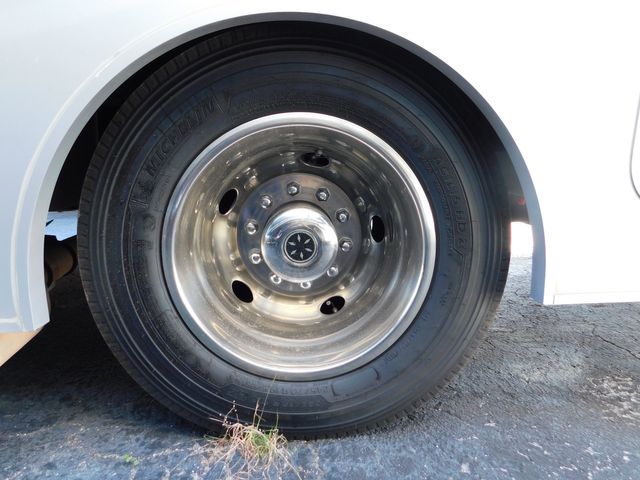 2020 Winnebago Adventurer WFF30T