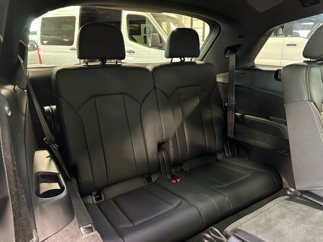 2021 Audi SQ7 Premium Plus quattro | Irving, Texas | Hopper Motorplex 2021 Audi SQ7 Premium Plus quattro | Irving, Texas | Hopper Motorplex