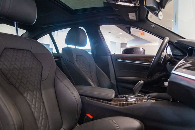 2021 BMW 530i Premium Pkg  Harman Kardon surround sound