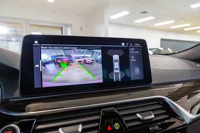 2021 BMW 530i Premium Pkg  Harman Kardon surround sound