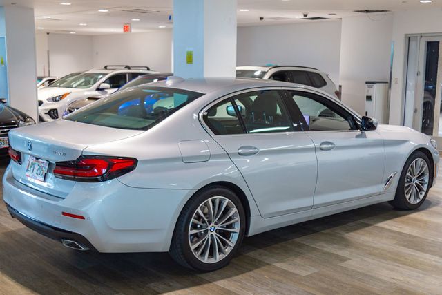 2021 BMW 530i Premium Pkg  Harman Kardon surround sound