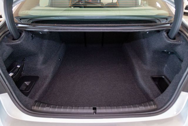 2021 BMW 530i Premium Pkg  Harman Kardon surround sound