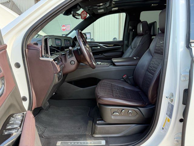 2021 Cadillac Escalade Premium Luxury Platinum | Gifford, IL | Trav's Automotive