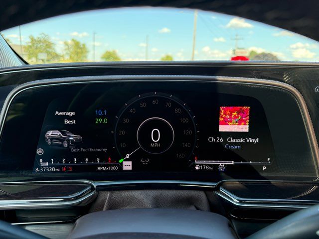 2021 Cadillac Escalade Premium Luxury Platinum | Gifford, IL | Trav's Automotive