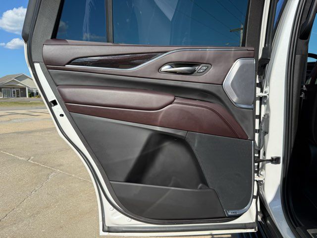 2021 Cadillac Escalade Premium Luxury Platinum | Gifford, IL | Trav's Automotive