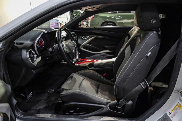 2021 Chevrolet Camaro LT1 6.2L V8 6-Speed Black Pkg 20" CARBON WHEELS | Dallas, TX | East Dallas Diesel 2021 Chevrolet Camaro LT1 6.2L V8 6-Speed Black Pkg 20" CARBON WHEELS | Dallas, TX | East Dallas Diesel