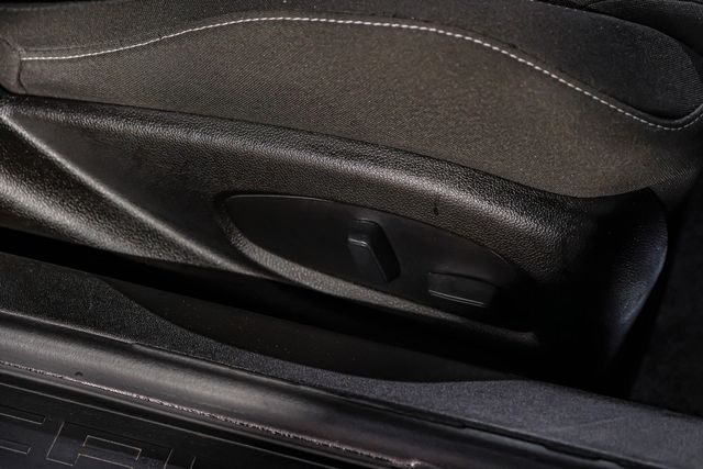 2021 Chevrolet Camaro LT1 6.2L V8 6-Speed Black Pkg 20" CARBON WHEELS | Dallas, TX | East Dallas Diesel 2021 Chevrolet Camaro LT1 6.2L V8 6-Speed Black Pkg 20" CARBON WHEELS | Dallas, TX | East Dallas Diesel