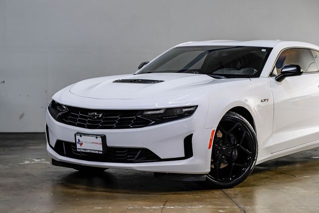 2021 Chevrolet Camaro LT1 6.2L V8 6-Speed Black Pkg 20" CARBON WHEELS | Dallas, TX | East Dallas Diesel 2021 Chevrolet Camaro LT1 6.2L V8 6-Speed Black Pkg 20" CARBON WHEELS | Dallas, TX | East Dallas Diesel