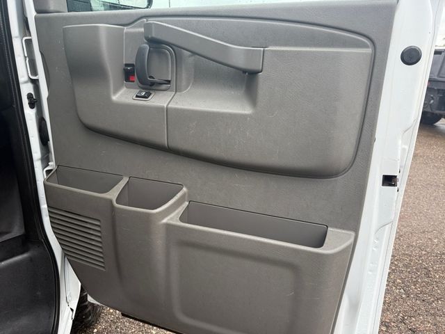 2021 Chevrolet EXPRESS G2500 V8 Cargo Service Van | Canton, Ohio | Ohio Auto Warehouse LLC 2021 Chevrolet EXPRESS G2500 V8 Cargo Service Van | Canton, Ohio | Ohio Auto Warehouse LLC
