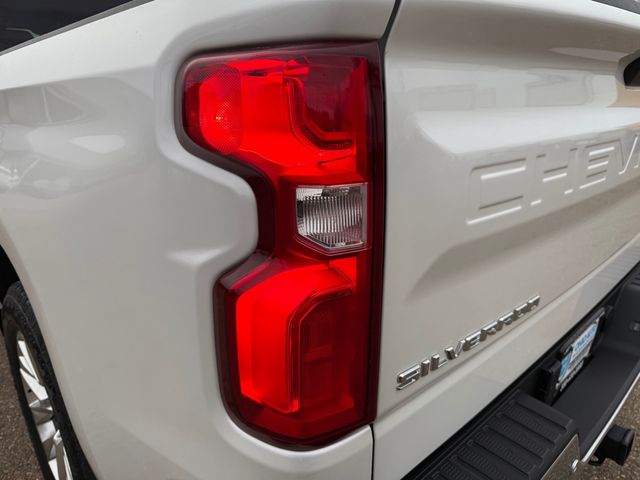 2021 Chevrolet SILVERADO 1500 LTZ 4x4 V8 Crew Cab | Canton, Ohio | Ohio Auto Warehouse LLC 2021 Chevrolet SILVERADO 1500 LTZ 4x4 V8 Crew Cab | Canton, Ohio | Ohio Auto Warehouse LLC