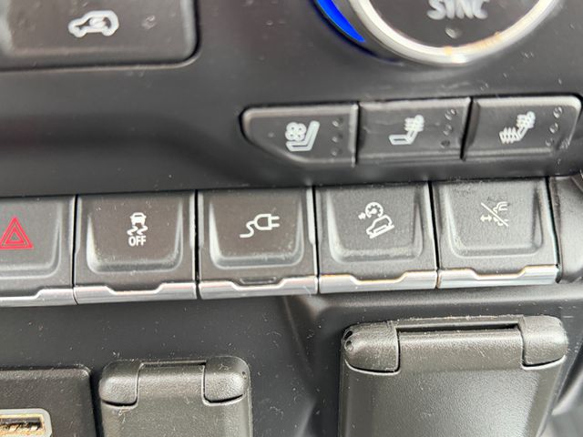 2021 Chevrolet SILVERADO 1500 LTZ 4x4 V8 Crew Cab | Canton, Ohio | Ohio Auto Warehouse LLC 2021 Chevrolet SILVERADO 1500 LTZ 4x4 V8 Crew Cab | Canton, Ohio | Ohio Auto Warehouse LLC