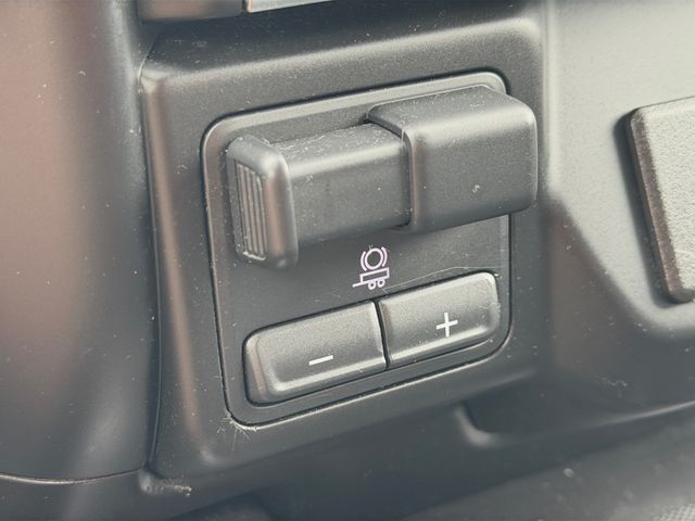 2021 Chevrolet SILVERADO 1500 LTZ 4x4 V8 Crew Cab | Canton, Ohio | Ohio Auto Warehouse LLC