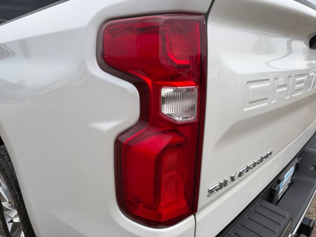 2021 Chevrolet SILVERADO 1500 LTZ 4x4 V8 Crew Cab | Canton, Ohio | Ohio Auto Warehouse LLC 2021 Chevrolet SILVERADO 1500 LTZ 4x4 V8 Crew Cab | Canton, Ohio | Ohio Auto Warehouse LLC
