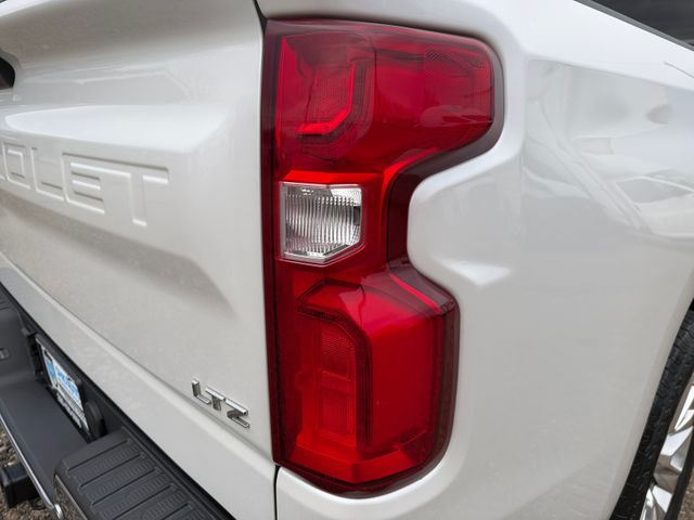2021 Chevrolet SILVERADO 1500 LTZ 4x4 V8 Crew Cab | Canton, Ohio | Ohio Auto Warehouse LLC 2021 Chevrolet SILVERADO 1500 LTZ 4x4 V8 Crew Cab | Canton, Ohio | Ohio Auto Warehouse LLC