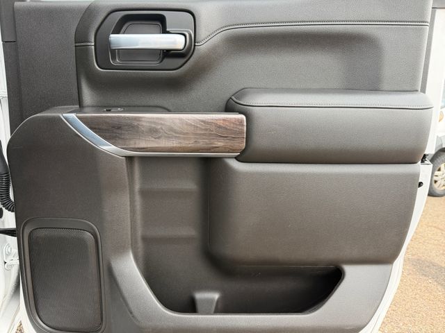 2021 Chevrolet SILVERADO 1500 LTZ 4x4 V8 Crew Cab | Canton, Ohio | Ohio Auto Warehouse LLC 2021 Chevrolet SILVERADO 1500 LTZ 4x4 V8 Crew Cab | Canton, Ohio | Ohio Auto Warehouse LLC