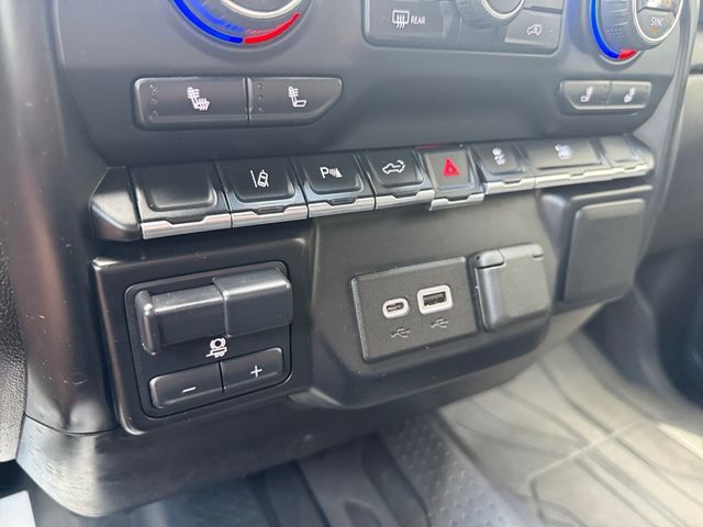 2021 Chevrolet SILVERADO 2500 4x4 Crew Cab V8 Long Bed | Canton, Ohio | Ohio Auto Warehouse LLC