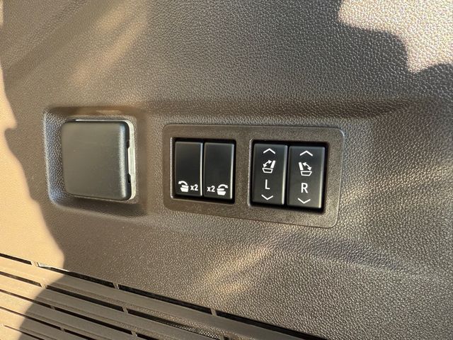 2021 Chevrolet TAHOE Z71 4x4 Pano Roof 3rd Row | Canton, Ohio | Ohio Auto Warehouse LLC 2021 Chevrolet TAHOE Z71 4x4 Pano Roof 3rd Row | Canton, Ohio | Ohio Auto Warehouse LLC