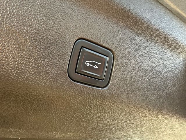 2021 Chevrolet TAHOE Z71 4x4 Pano Roof 3rd Row | Canton, Ohio | Ohio Auto Warehouse LLC 2021 Chevrolet TAHOE Z71 4x4 Pano Roof 3rd Row | Canton, Ohio | Ohio Auto Warehouse LLC