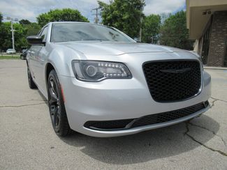 2021 Chrysler 300 Touring | Jefferson City, TN | Farris Motor Company in Jefferson City, TN 37760