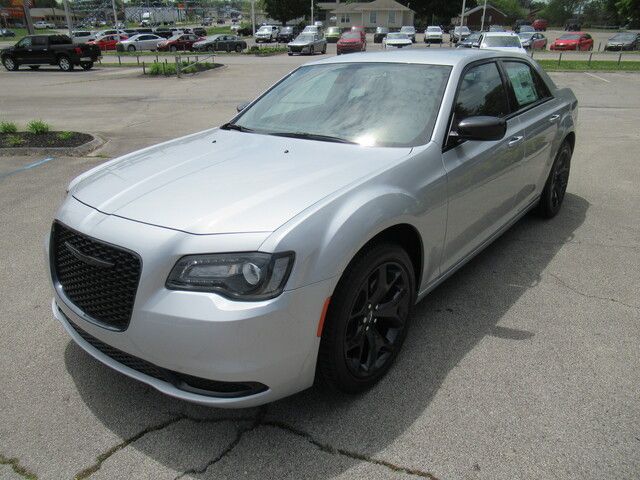 2021 Chrysler 300 Touring