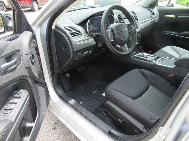 2021 Chrysler 300 Touring