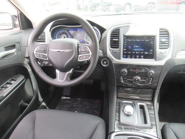 2021 Chrysler 300 Touring