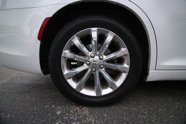 2021 Chrysler 300 Touring L AWD | San Antonio, TX | R&amp;L Certified Auto Group