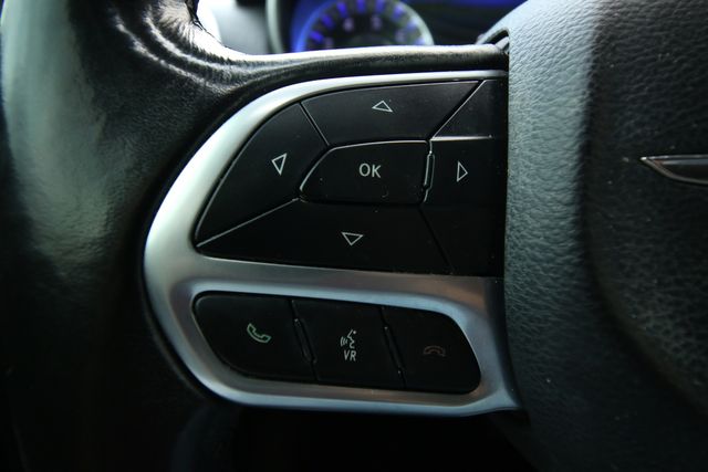 2021 Chrysler 300 Touring L AWD | San Antonio, TX | R&amp;L Certified Auto Group