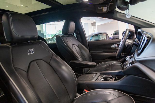 2021 Chrysler Pacifica Limited AWD 3rd row S Appearance Package