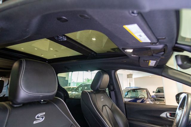 2021 Chrysler Pacifica Limited AWD 3rd row S Appearance Package