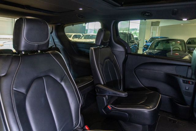 2021 Chrysler Pacifica Limited AWD 3rd row S Appearance Package