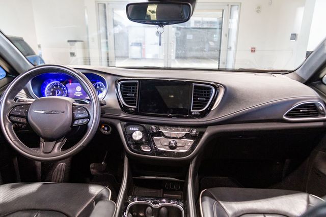 2021 Chrysler Pacifica Limited AWD 3rd row S Appearance Package