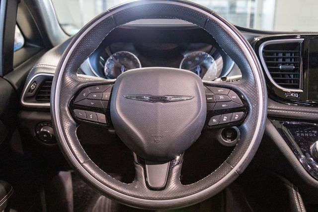 2021 Chrysler Pacifica Limited AWD 3rd row S Appearance Package