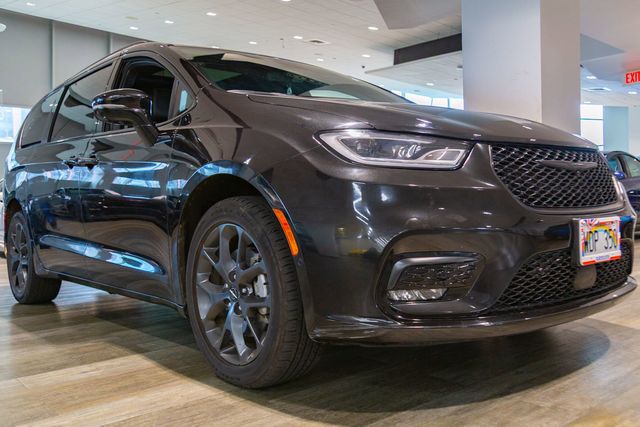 2021 Chrysler Pacifica Limited AWD 3rd row S Appearance Package