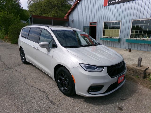 2021 Chrysler Pacifica Hybrid Touring L