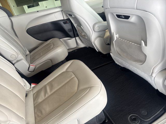 2021 Chrysler Pacifica Touring L | Rome, GA | Knight's Car Store 2021 Chrysler Pacifica Touring L | Rome, GA | Knight's Car Store