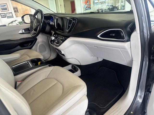 2021 Chrysler Pacifica Touring L | Rome, GA | Knight's Car Store
