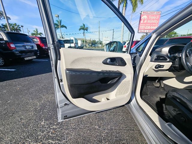 2021 Chrysler Pacifica Touring L Wheelchair Van Handicap Ramp Van
