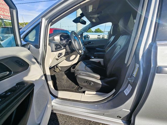 2021 Chrysler Pacifica Touring L Wheelchair Van Handicap Ramp Van