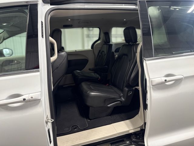 2021 Chrysler VOYAGER LXI | Houston, TX | Texas Star Motors 2021 Chrysler VOYAGER LXI | Houston, TX | Texas Star Motors