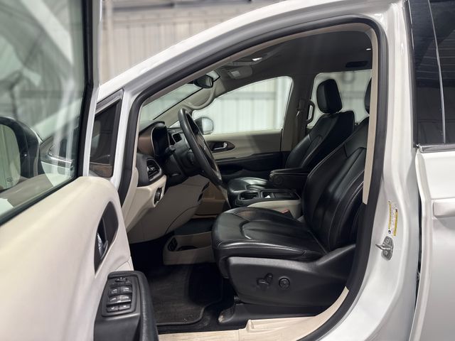 2021 Chrysler VOYAGER LXI | Houston, TX | Texas Star Motors 2021 Chrysler VOYAGER LXI | Houston, TX | Texas Star Motors