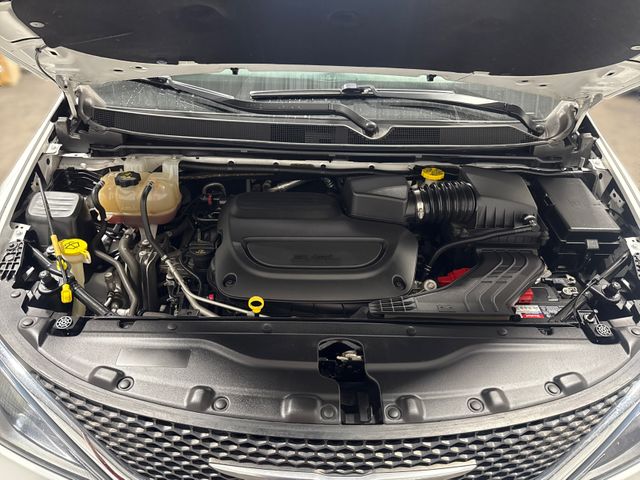 2021 Chrysler VOYAGER LXI | Houston, TX | Texas Star Motors 2021 Chrysler VOYAGER LXI | Houston, TX | Texas Star Motors