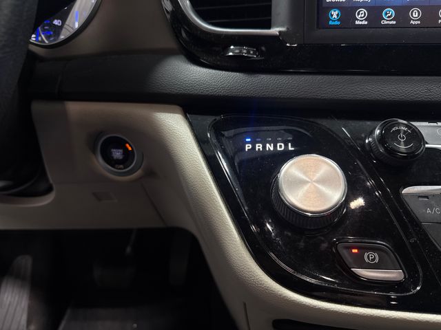 2021 Chrysler VOYAGER LXI | Houston, TX | Texas Star Motors 2021 Chrysler VOYAGER LXI | Houston, TX | Texas Star Motors