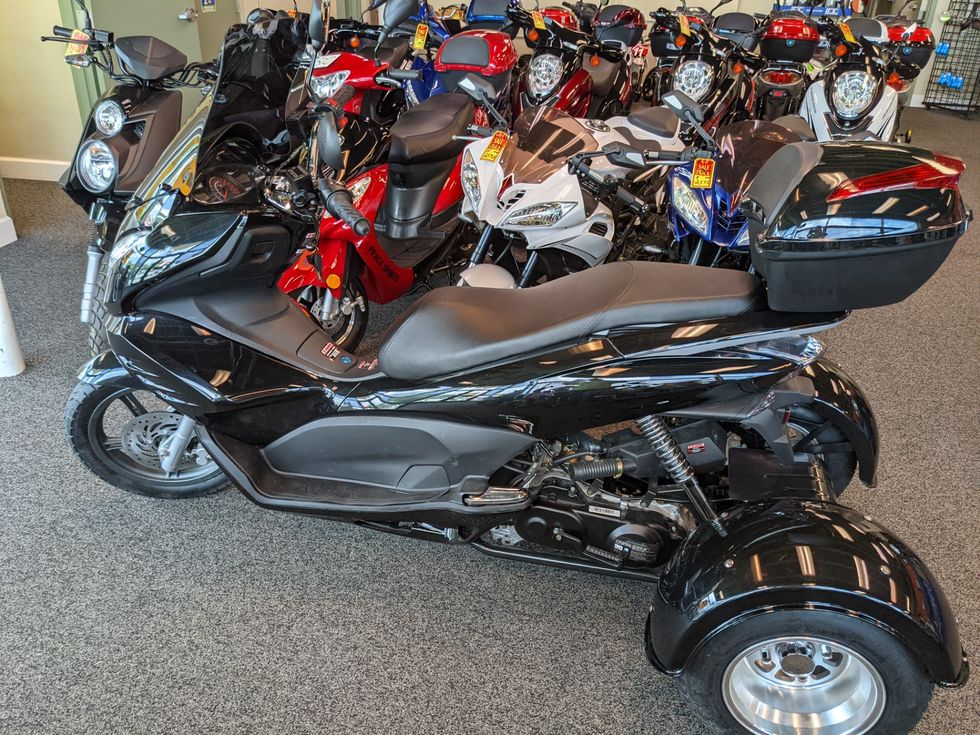 Honda Three Wheeled Motor Scooters 150cc Three Wheel Nuovo Scooter